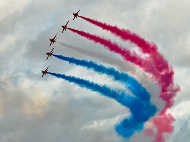 213_Fairford RIAT_Red Arrows na British Aerospace Hawk T1.jpg